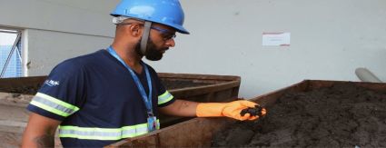 Iguá transforma lodo de esgoto em adubo orgânico e reduz impacto de resíduos no meio ambiente Iguá transforma lodo de esgoto em adubo orgânico e reduz impacto de resíduos no meio ambiente