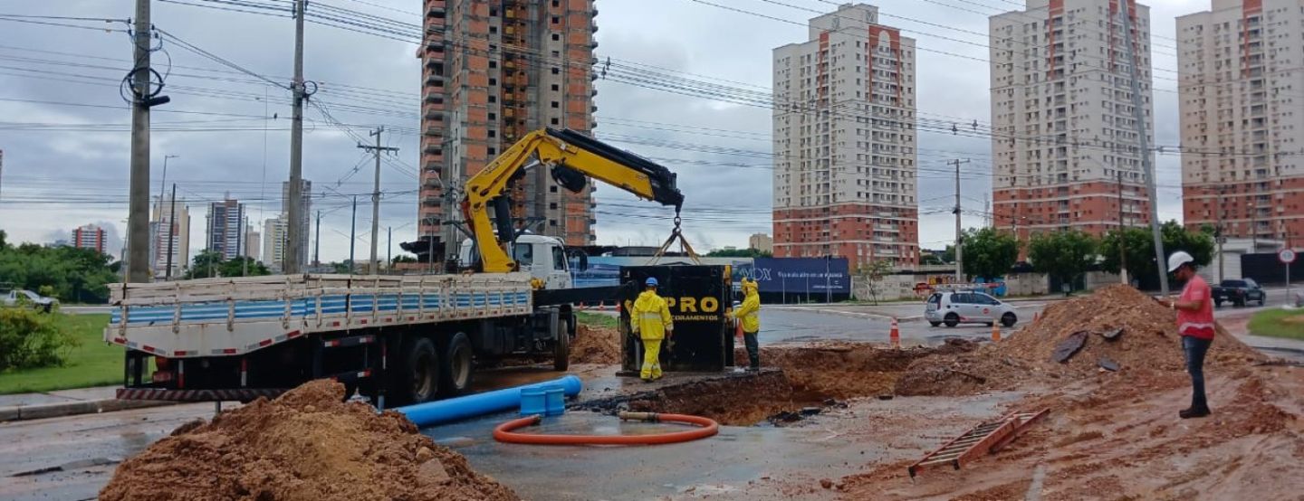 Atenção ao trânsito: mobilização da Águas Cuiabá na Estrada do Moinho Atenção ao trânsito: mobilização da Águas Cuiabá na Estrada do Moinho