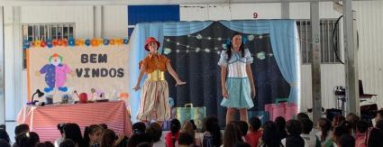 Peça de teatro orienta crianças sobre impactos das mudanças climáticas Peça de teatro orienta crianças sobre impactos das mudanças climáticas