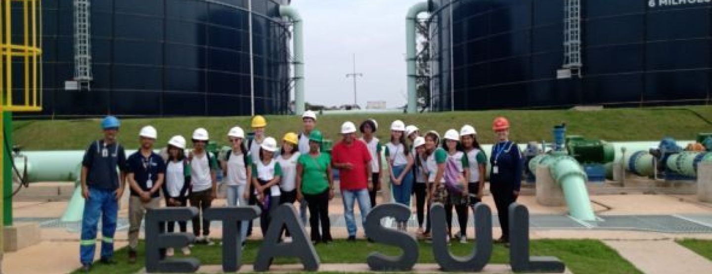 Estudantes da rede pública municipal de Educação visitam estação de tratamento de água Estudantes da rede pública municipal de Educação visitam estação de tratamento de água