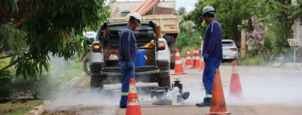 Testes de fumaça ajudam a verificar utilização das redes de esgoto em Cuiabá Testes de fumaça ajudam a verificar utilização das redes de esgoto em Cuiabá